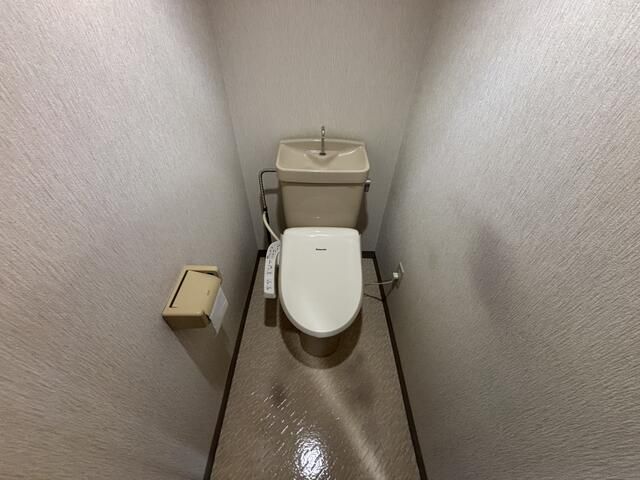 ＪＲ中央線 豊田駅 徒歩8分 2階建 築47年のトイレ写真