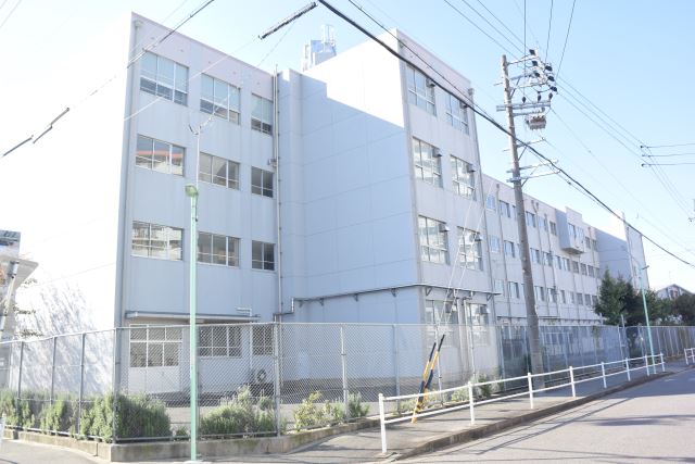 中学校　市立宝神中学校（中学校）まで970m