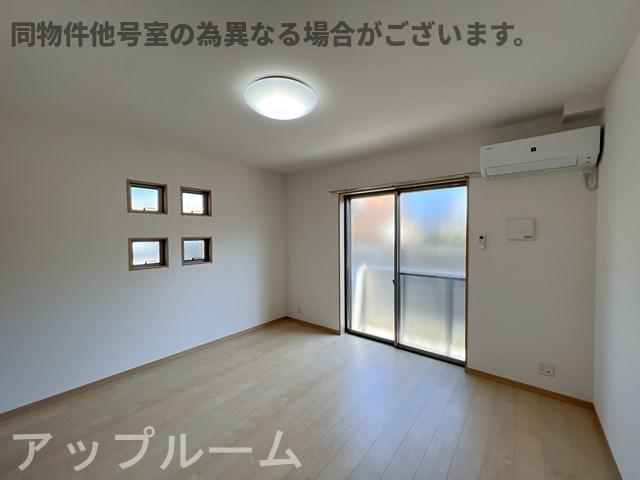 クレール 新守山の居間写真