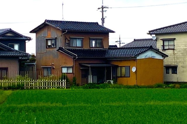 建物外観　南面に田園風景に面している隠れ家のようなおうち