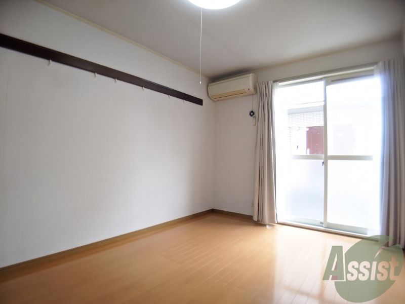 居室・リビング　日当たりの良く、明るい感じのお部屋になっています