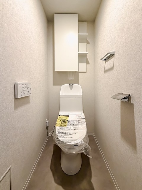 トイレ　※写真は同タイプ住戸です。