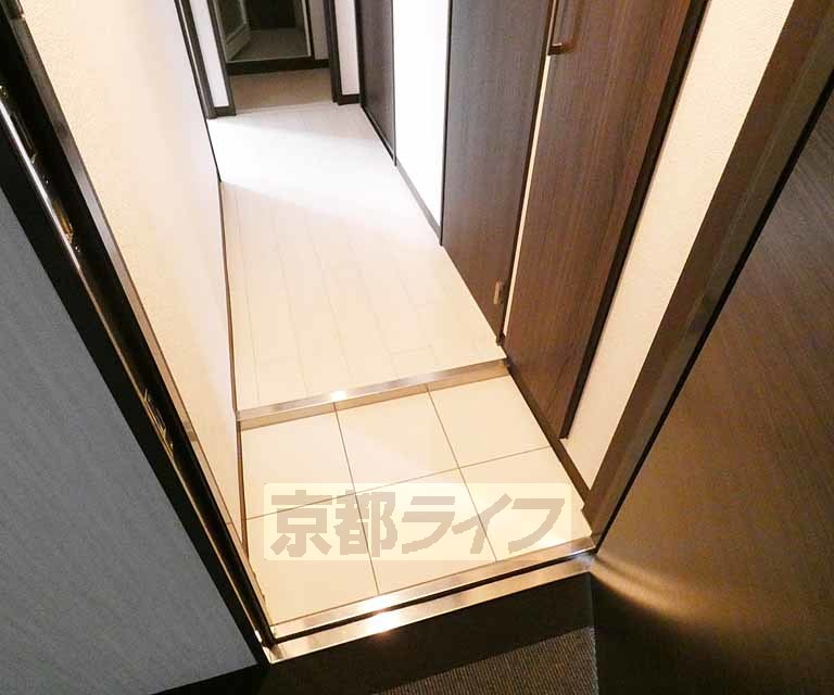 サクシード丹波橋西の玄関写真