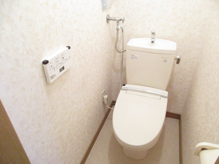 地下鉄東豊線 環状通東駅 徒歩7分 3階建 築24年のトイレ写真
