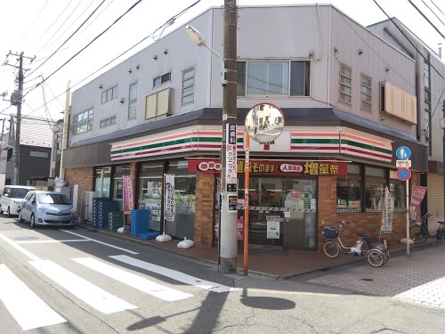 コンビニ　セブンイレブン柴又駅前店（コンビニ）まで443m