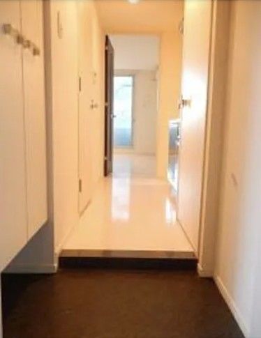 玄関　参考写真：別部屋タイプ