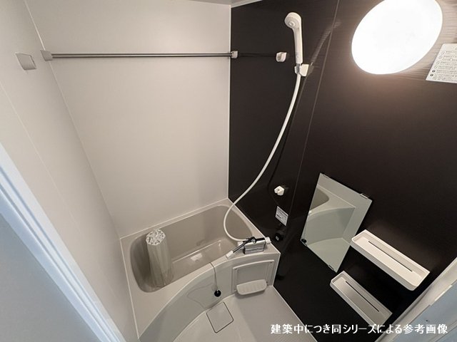 バス・シャワールーム　雨の日でも安心の浴室乾燥機付きです♪※同仕様