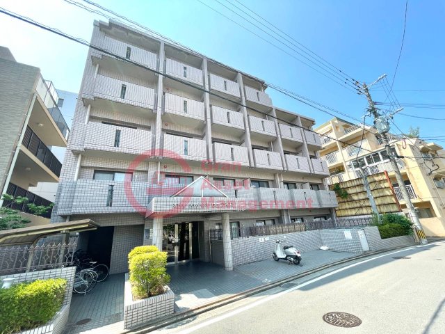 ロイヤルコンフォートロコ六本松の外観写真