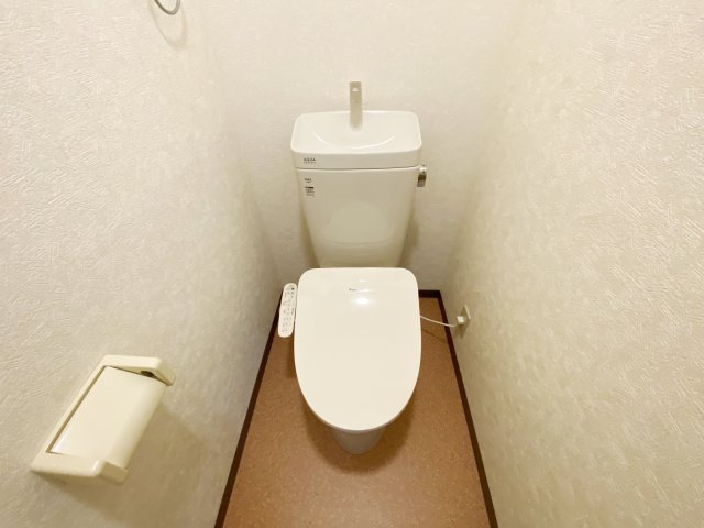 ＪＲ埼京線 武蔵浦和駅 徒歩18分 3階建 築35年のトイレ写真