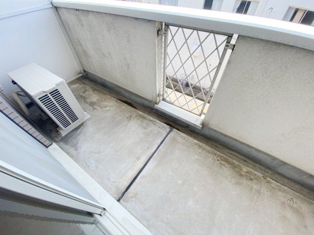 ＪＲ埼京線 武蔵浦和駅 徒歩18分 3階建 築35年の内装写真
