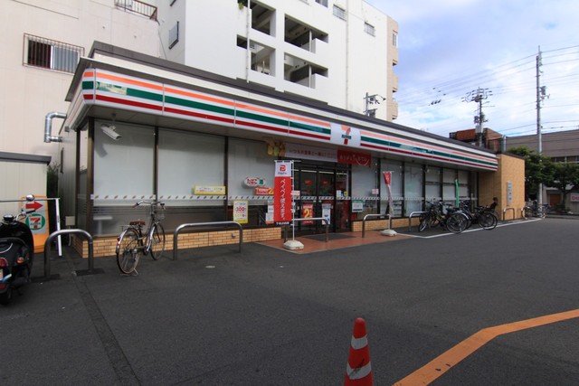コンビニ　セブンイレブン　松山三番町１丁目店（コンビニ）まで350m