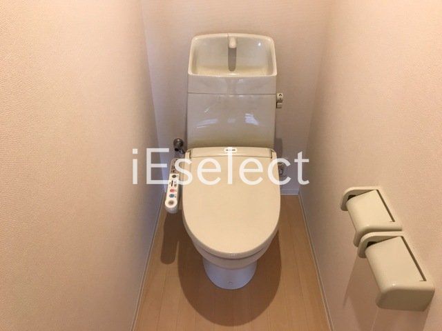 トイレ　洗浄機能付き♪