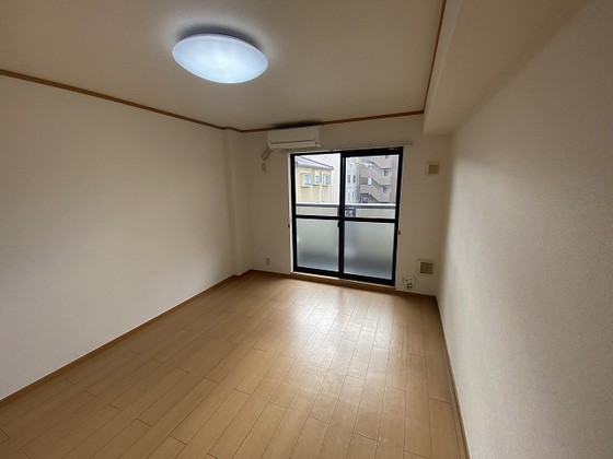 居室・リビング　※別部屋の写真です