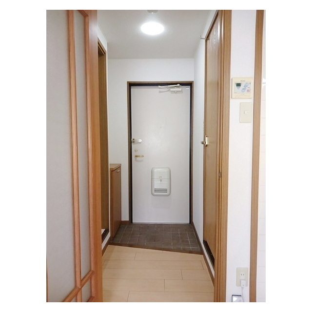 玄関　こちらは玄関です
