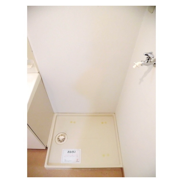 その他設備　防水板付きの洗濯機置き場