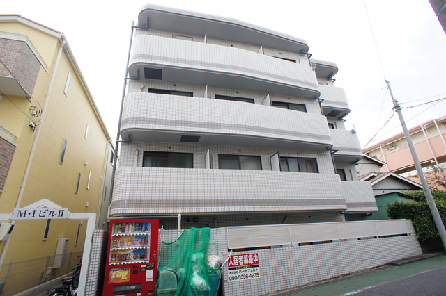 建物外観　向ヶ丘遊園駅　徒歩１２分の立地です☆