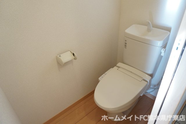 熊本市電健軍線 商業高校前駅 徒歩33分 5階建 築12年のトイレ写真