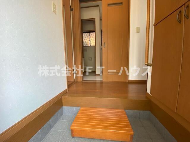市川市北国分貸家の玄関写真