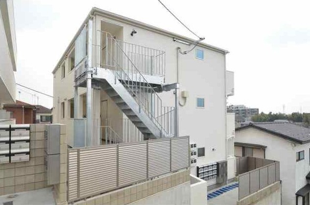 建物外観　安心のオートロックでペット相談可