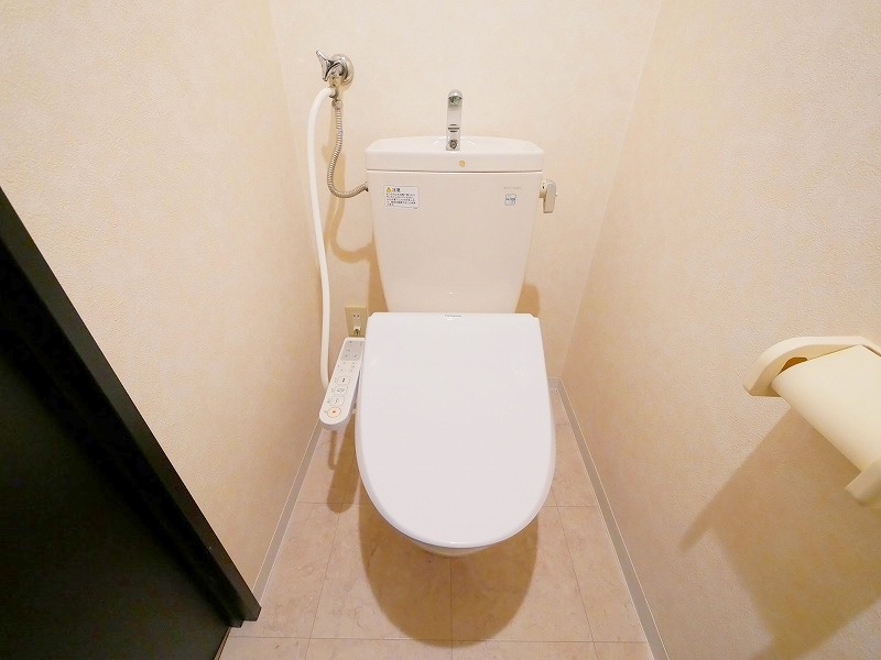 トイレ　清潔感のあるウォシュレット付きのトイレです♪