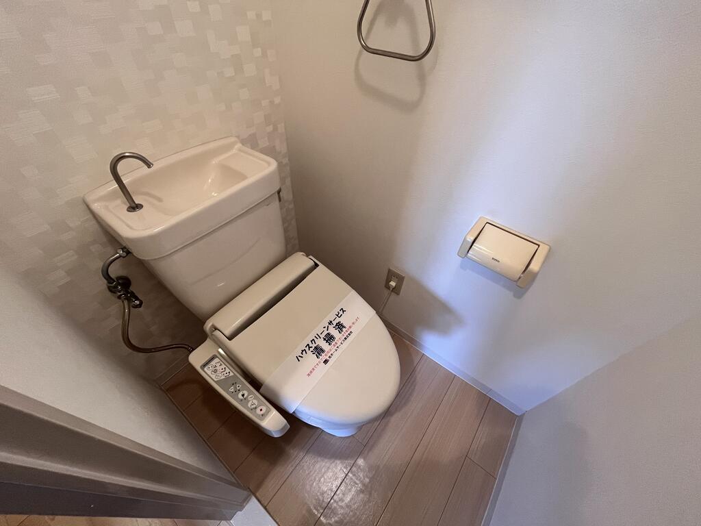 トイレ　＊参考写真