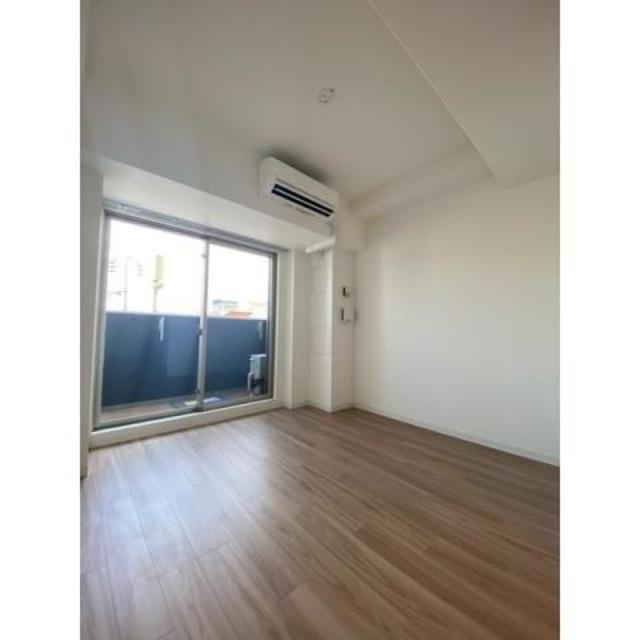 ワールドアイ大阪城EASTアドバンスの居間写真