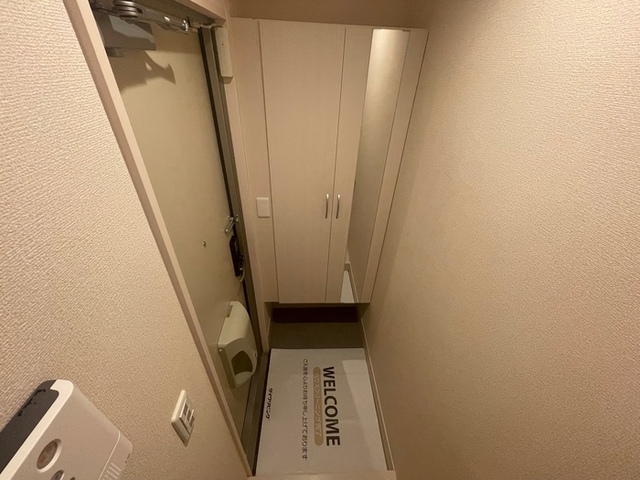 玄関　２０２　玄関