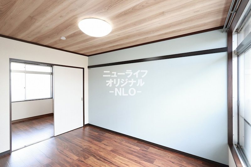 その他部屋・スペース　洋室5.4帖／爽やかなブルーのクロスが空間をお洒落に演出♪