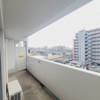 バルコニー　※写真は別号室のものですので現状優先とさせていただきます