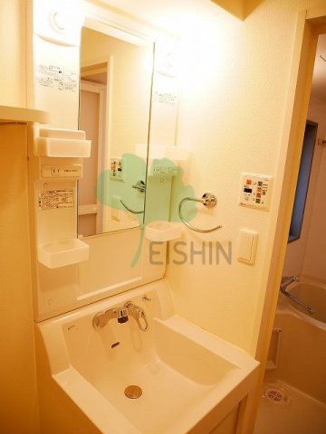 洗面設備　シンプルで使いやすい洗面台です！