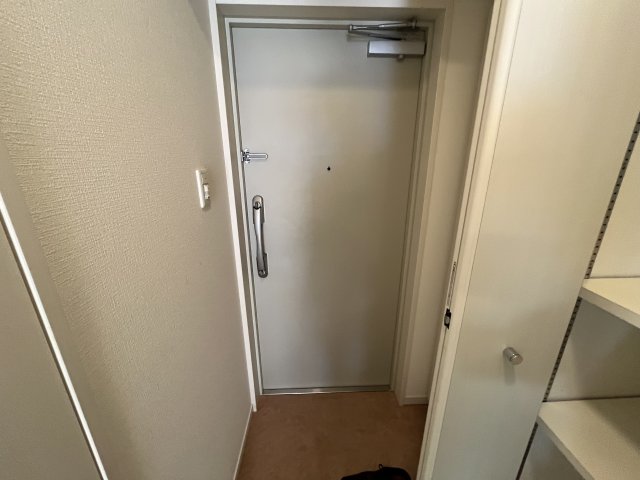 プレジール灘の玄関写真