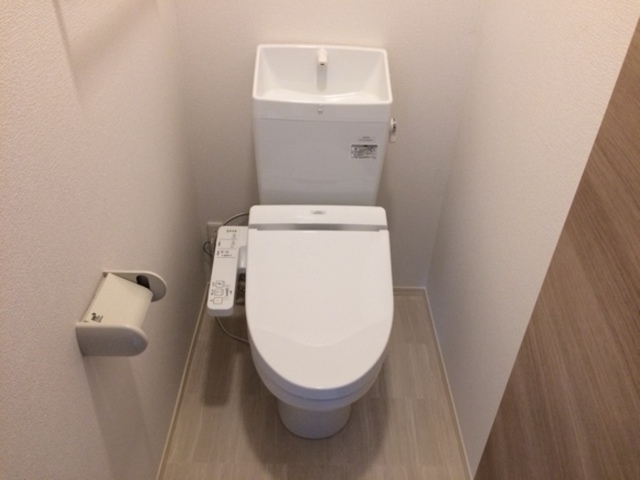 トイレ　同仕様参考写真