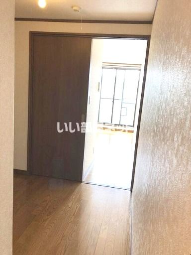 ドエル中町の居間写真