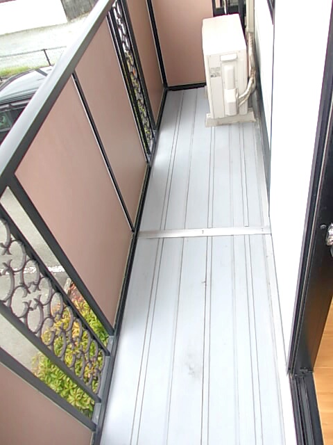 バルコニー　陽当たり良好なバルコニーです♪