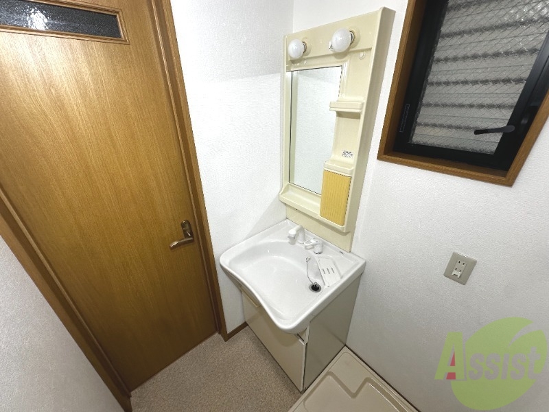 洗面設備　普通のトイレです。