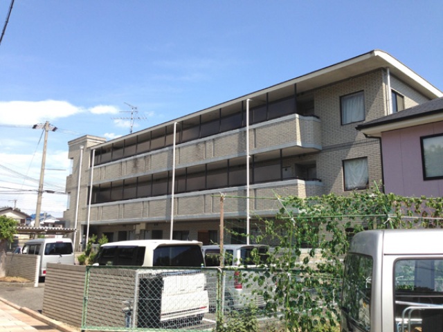 堺市北区百舌鳥本町のマンションの建物外観