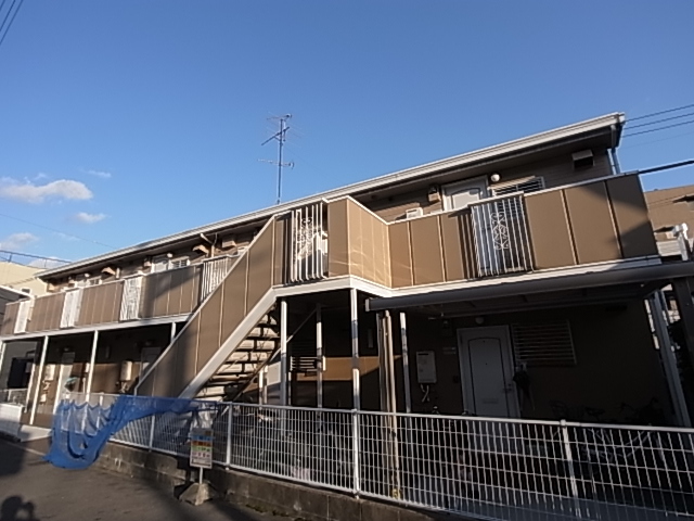 神戸市兵庫区梅元町のアパートの建物外観