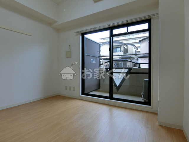 居室・リビング　室内