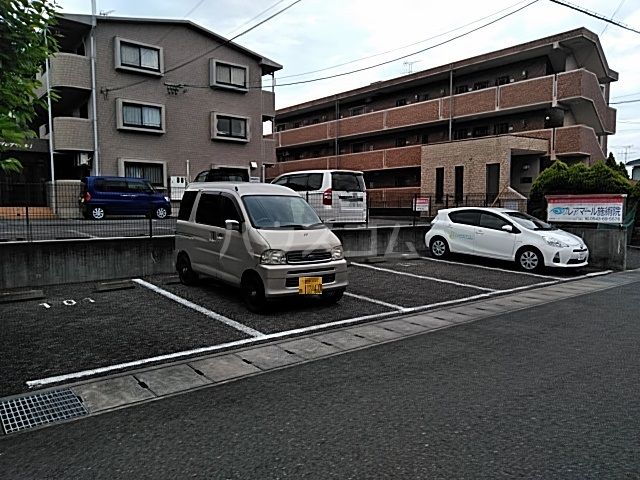 【プレアマールIの駐車場】