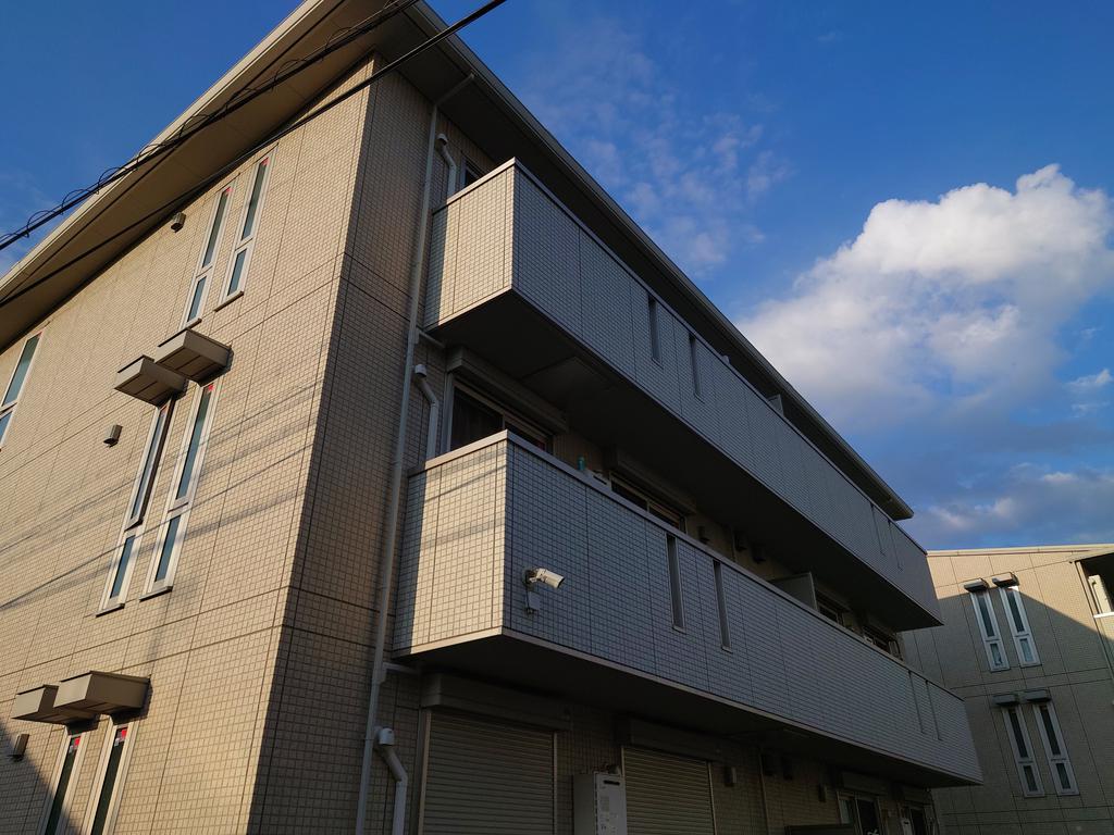 大阪市生野区舎利寺のアパートの建物外観