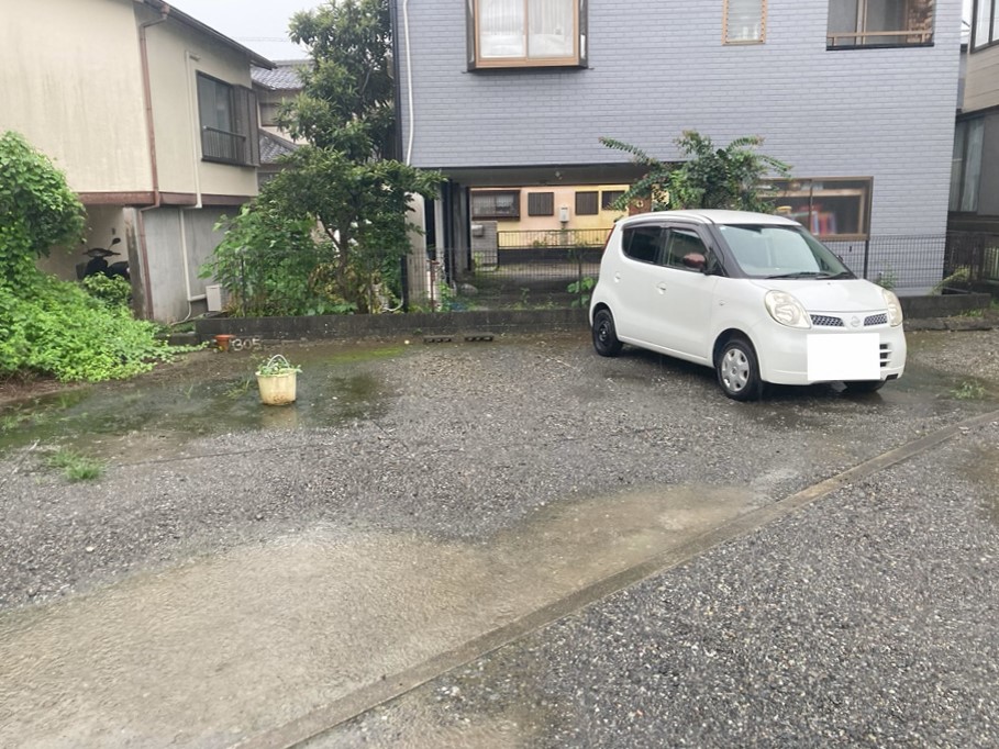 【イムーブル西奈の駐車場】