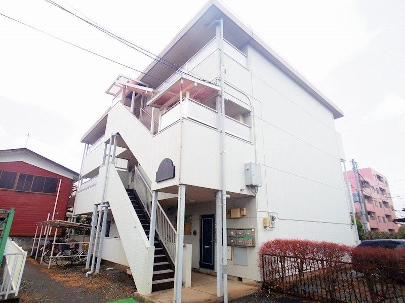 小平市学園東町のマンションの建物外観