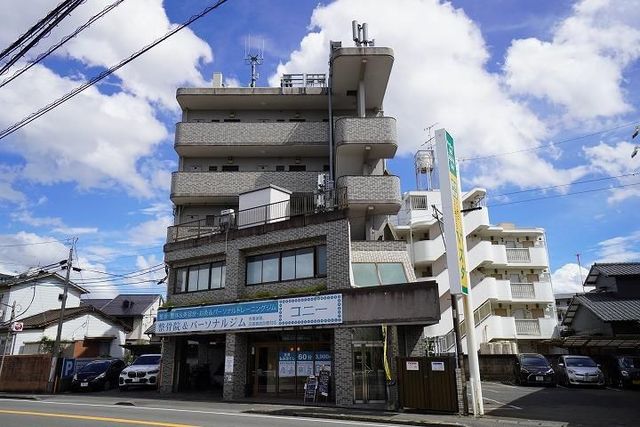 【敬愛館の建物外観】