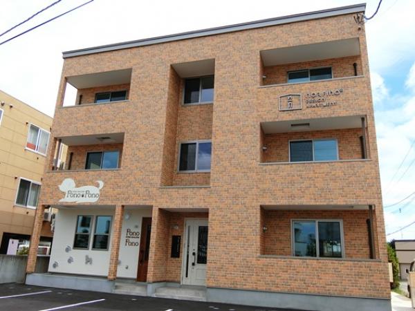 江別市野幌松並町のアパートの建物外観