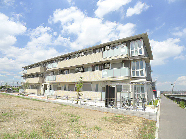 建物外観　roi del ours IIIのご紹介は住いの窓口　アソシ