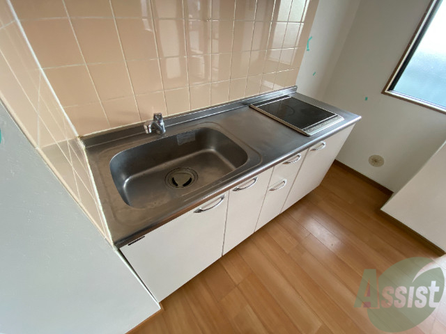 キッチン　憧れのシステムキッチン。オール電化でガス代も気になりません。