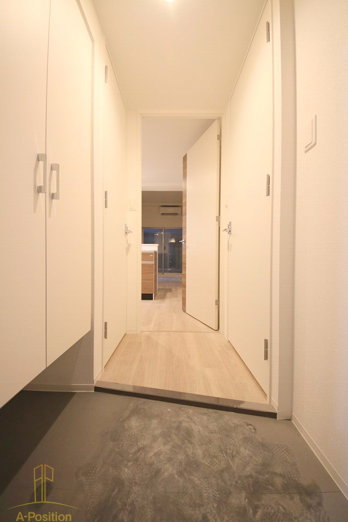 玄関　セレニテ天六ミラク