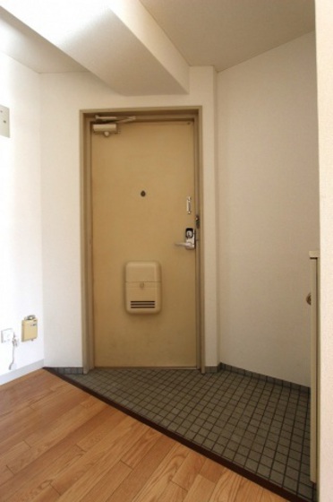 玄関　※別部屋の写真です