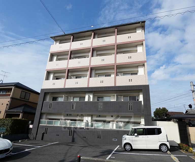 【アスティオン深草の建物外観】