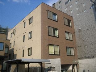 札幌市東区北三十六条東のマンションの建物外観